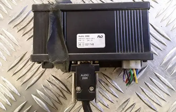 Toyota Corolla E120 E130 Sound amplifier 09610011