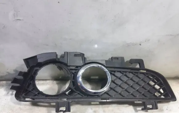 Mercedes-Benz E C207 W207 Front bumper lower grill A2078801005