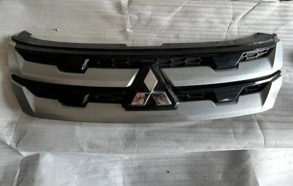 Mitsubishi Outlander Front bumper upper radiator grill 7450B30306