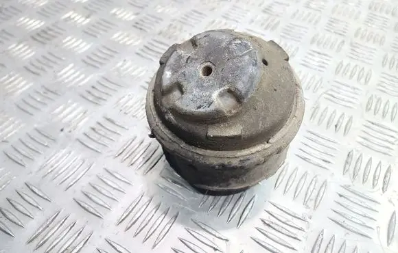 Mercedes-Benz C W203 Engine mount bracket