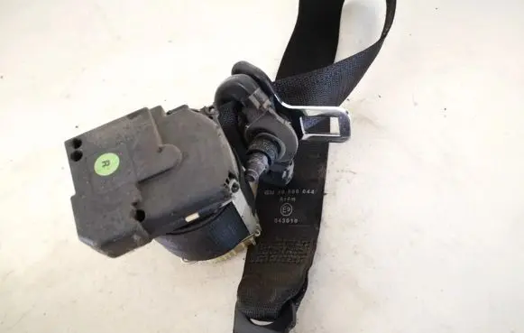 Opel Astra G Rear seatbelt 90560644