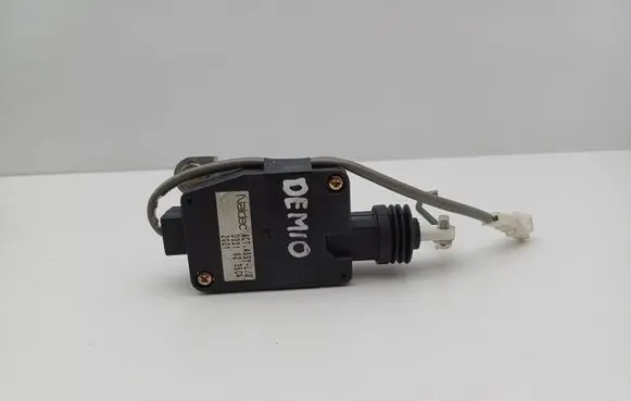 Mazda Demio Tailgate boot lock/latch motor D20162350A