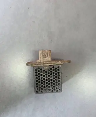 Suzuki Ignis Heater blower motor/fan resistor 30753