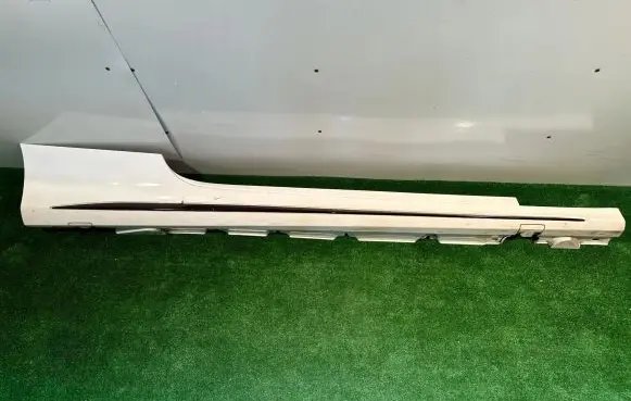 Mercedes-Benz C W205 Front sill (body part) A2056980600