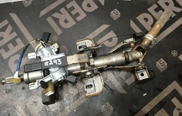 Mitsubishi Pajero Steering wheel axle