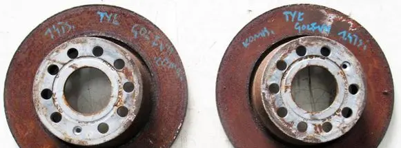 Volkswagen Golf VII Rear brake disc