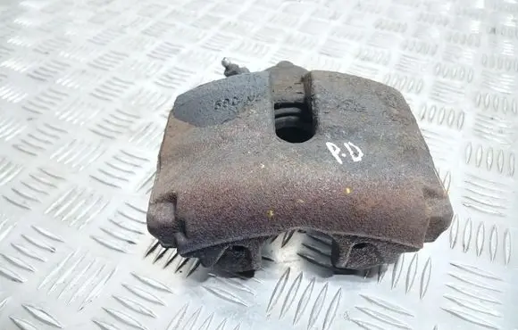 Volkswagen PASSAT B7 Front brake caliper