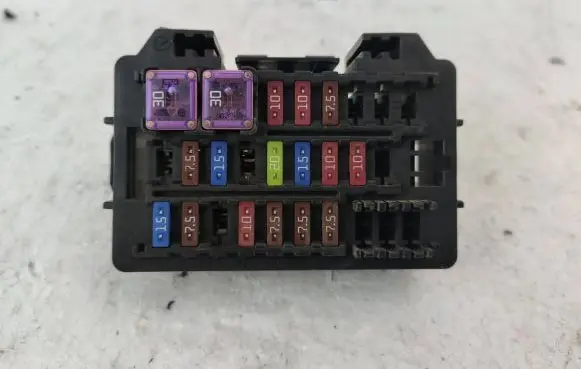 Mazda CX-9 Fuse module