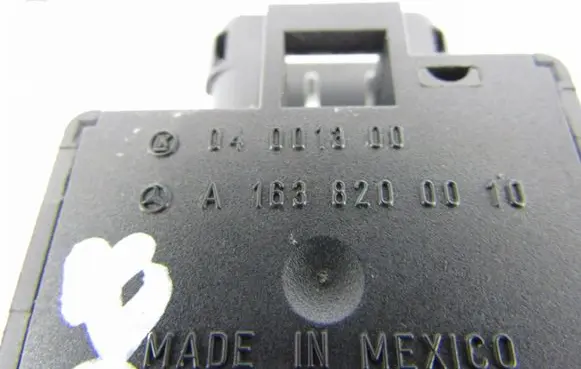 Mercedes-Benz ML W163 Headlight level height control switch A1638200010