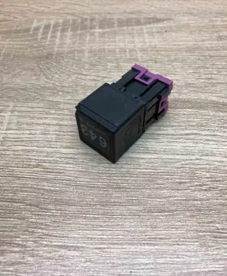 Audi A4 S4 B8 8K Other relay 8K0951253 V23136B6X72 WithPlug