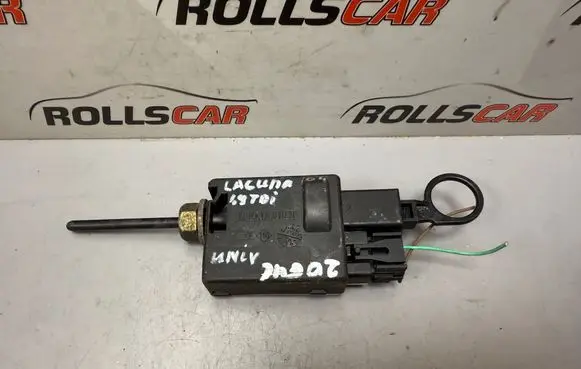 Fuel tank cap lock