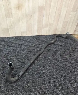 Engine coolant pipe/hose