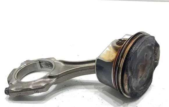 BMW 5 G30 G31 G38 Piston with connecting rod 7852246