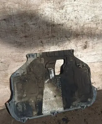 Volvo V70 Engine splash shield/under tray
