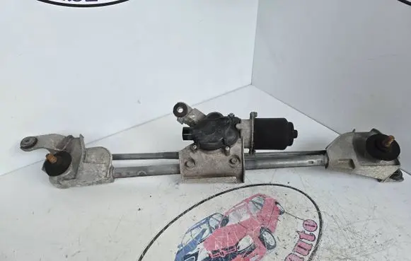 Nissan Pathfinder R51 Front wiper linkage and motor 28800eb400