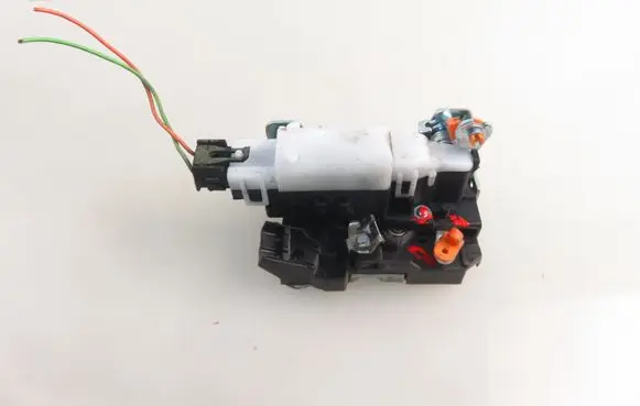Renault Master II Front door lock