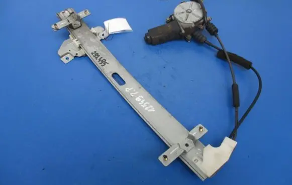 Hyundai Sonata Front door window regulator with motor