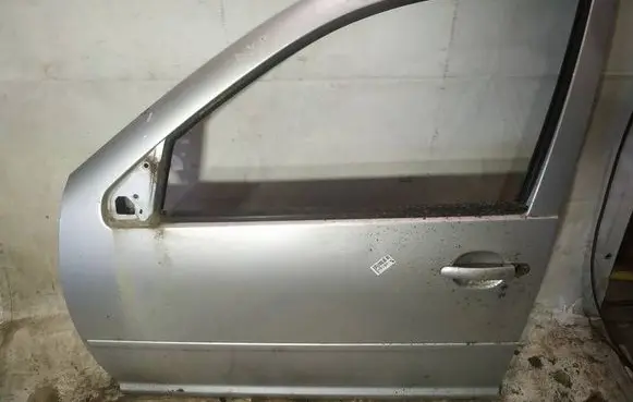 Volkswagen Bora Front door pilkos