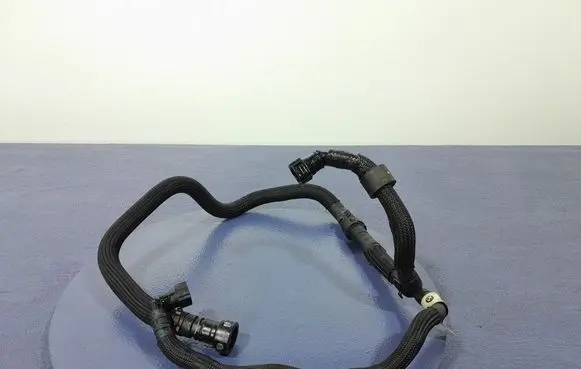 BMW 7 G11 G12 Fuel line pipe 8571673