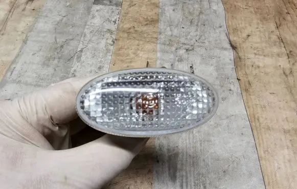 Mazda 2 Front indicator light