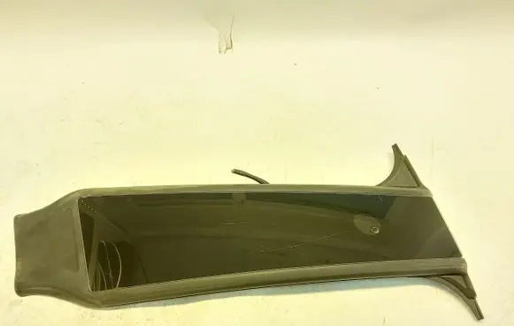 Tesla Model Y (B) Pillar trim (exterior) 