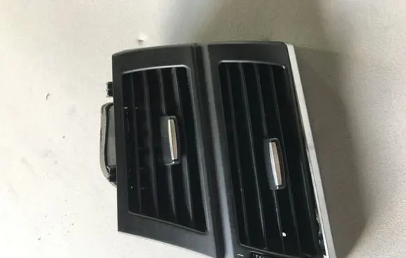 BMW X5 E70 Dashboard side air vent grill/cover trim 716180404