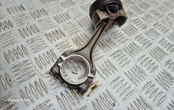 Volkswagen Polo VI Piston with connecting rod UK2 05C 05CA