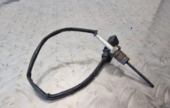 Audi A4 S4 B8 8K Exhaust gas temperature sensor 03L906088BE