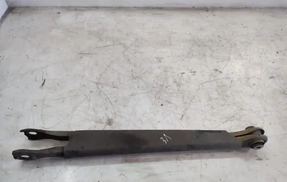 Rear control arm