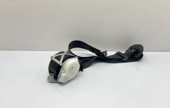 BMW 2 F22 F23 Front seatbelt S1726580904