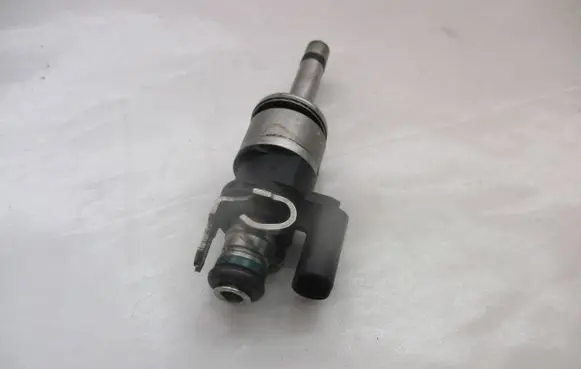 Ford Focus Fuel injector H6BG9F593AB R0DB