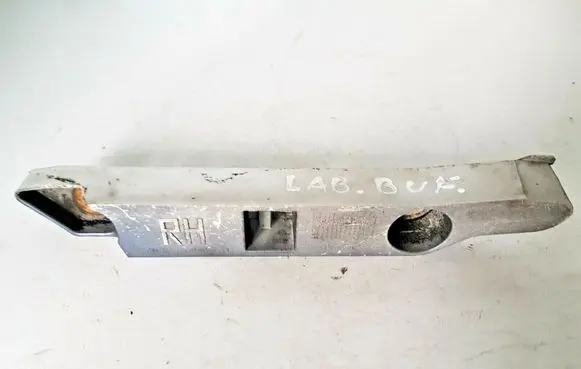 Ford Focus Front bumper mounting bracket 8M5117D958AD