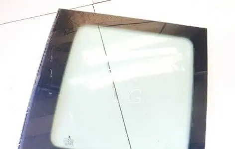 Skoda Yeti (5L) Rear side window dot24m189as2