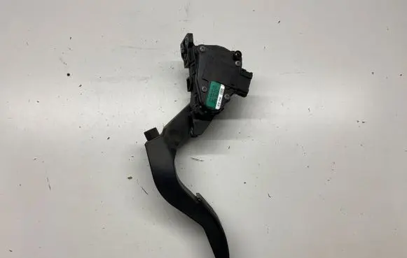 Audi A4 S4 B7 8E 8H Accelerator throttle pedal 8E1721523C 6PV00837505