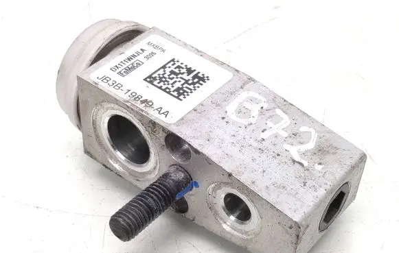 Air conditioning (A/C) expansion valve