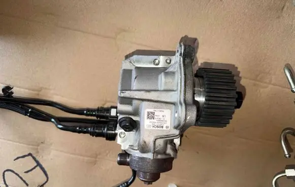 Iveco Daily 6th gen Fuel injection high pressure pump 0445011549 5802885804