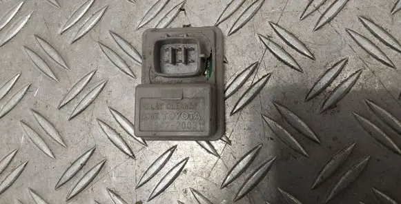Toyota Avensis T270 Light washer relay 8594220031