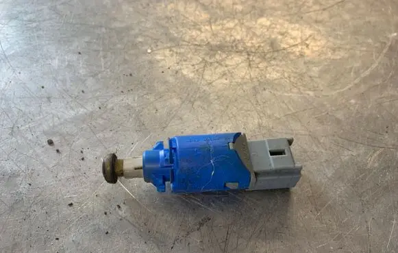 Clutch pedal sensor