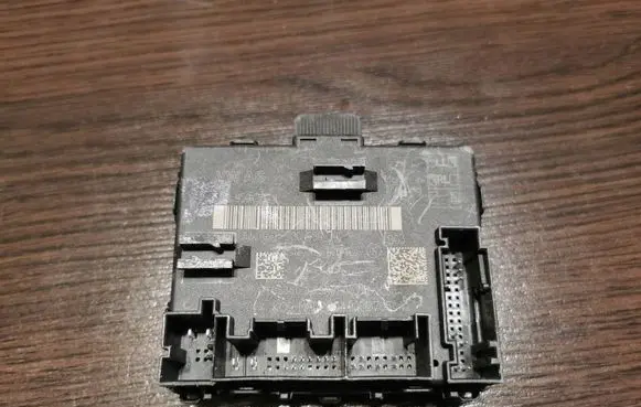 Volkswagen PASSAT B8 Door control unit/module 5Q0959392L