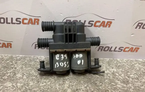 BMW 5 E39 Coolant heater control valve 8374995 1147412137