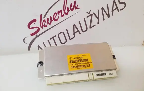 Porsche Cayenne (92A) Air suspension control unit module (rear) 7P5907156D 20C012 2840190807300