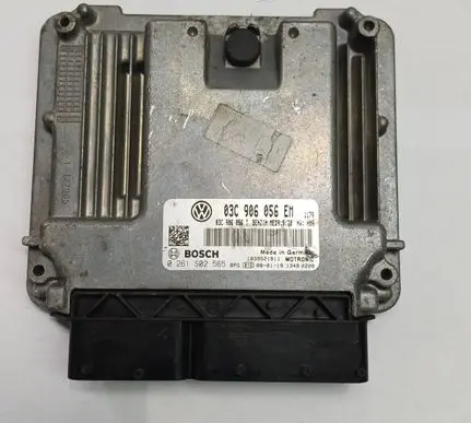 Volkswagen Golf V Engine control unit/module ECU 03C906056EM 0261S02565 MED9510