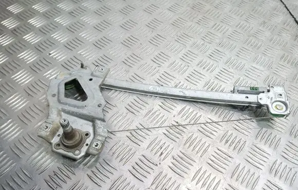 Rear door manual window regulator