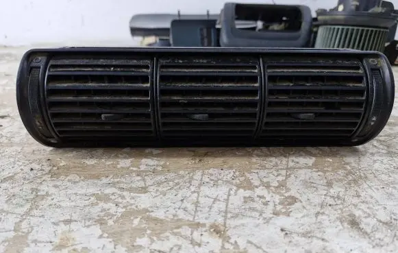 Audi A4 S4 B5 8D Dash center air vent grill 8D0820951