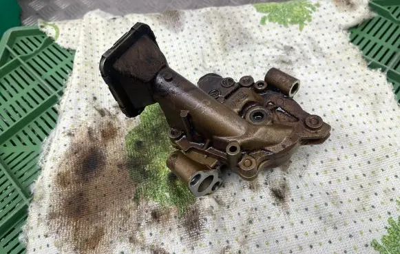 Toyota Auris E180 Oil pump 