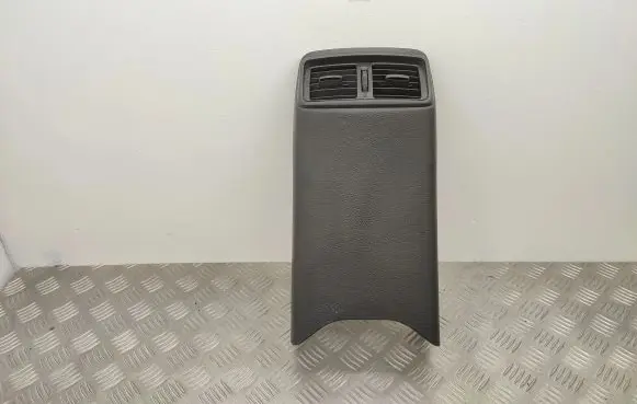 Rear air vent grill