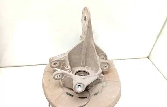 Rear wheel hub spindle/knuckle