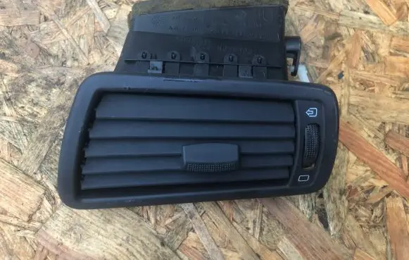 Citroen C8 Dashboard side air vent grill/cover trim
