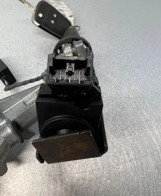 Opel Insignia A Ignition lock 25799293