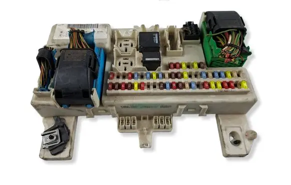 Ford Focus Fuse module 4M5T14A073CH 97RA012018 97RA000001